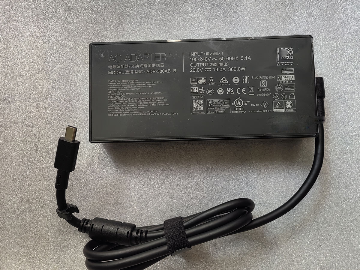 Nuevo adaptador de CA rectangu - Pc Gaming Uk reseña y precio