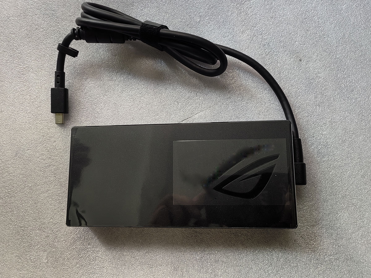 Nuevo adaptador de CA rectangu - Pc Gaming Uk reseña y precio