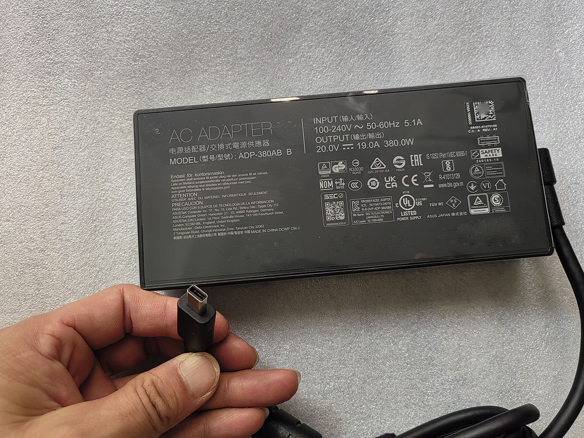 Nuevo adaptador de CA rectangu - Pc Gaming Uk reseña y precio
