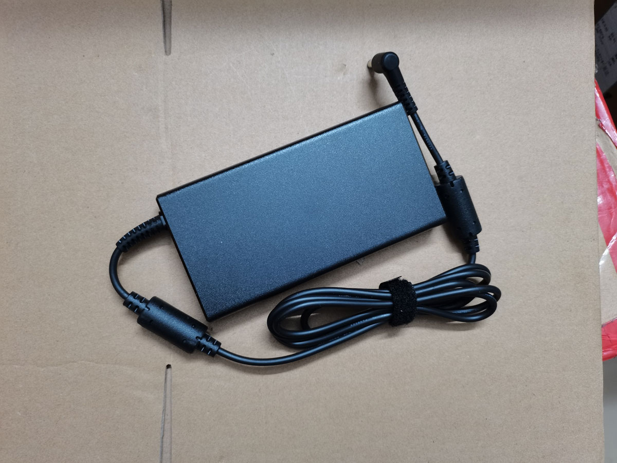 Nuevo OEM Slim Chicony 20.0V 9 - Pc Gaming Uk reseña y precio