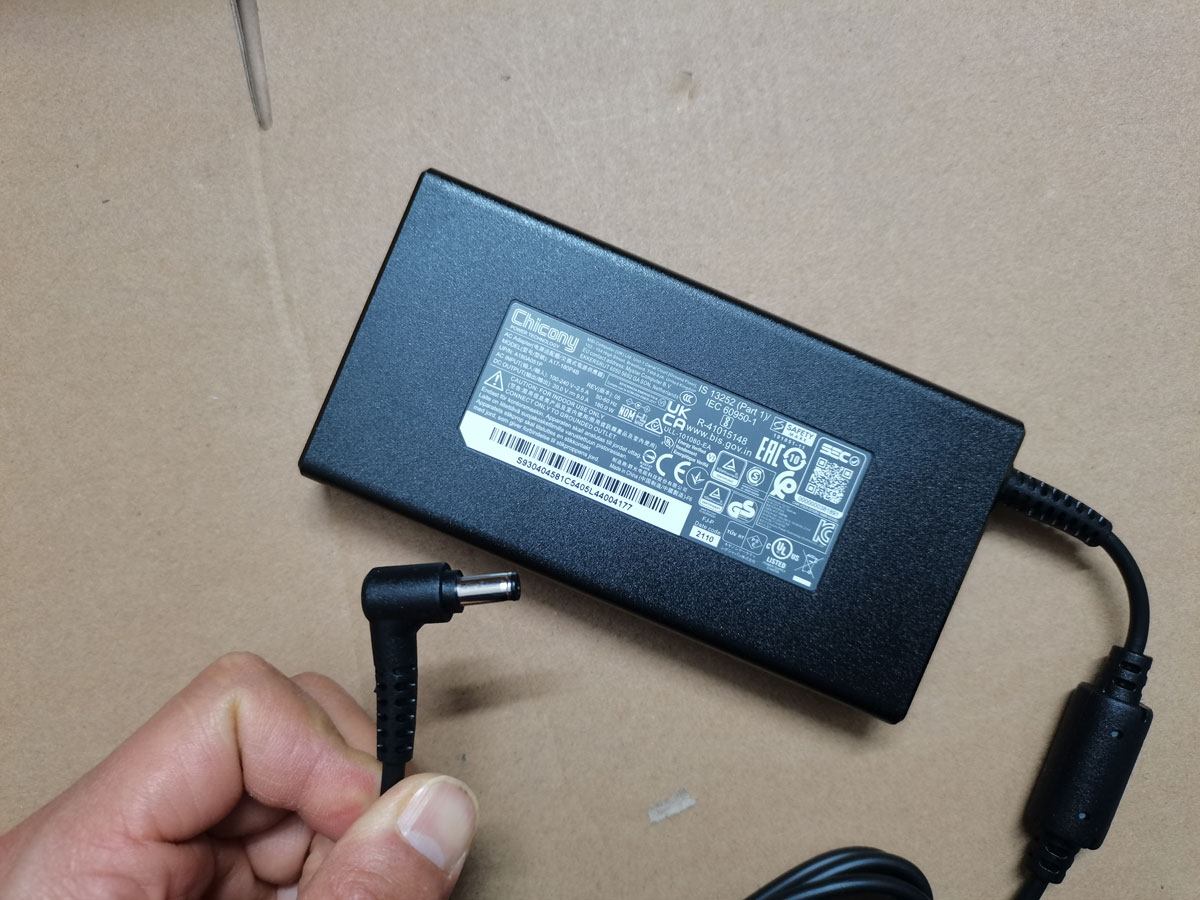 Nuevo OEM Slim Chicony 20.0V 9 - Pc Gaming Uk reseña y precio