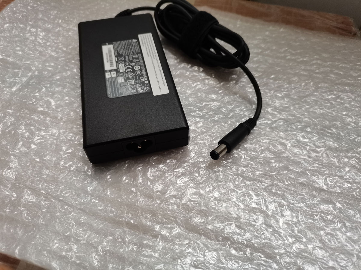 NUEVO Adaptador de CA Slim OEM - Pc Gaming Uk reseña y precio